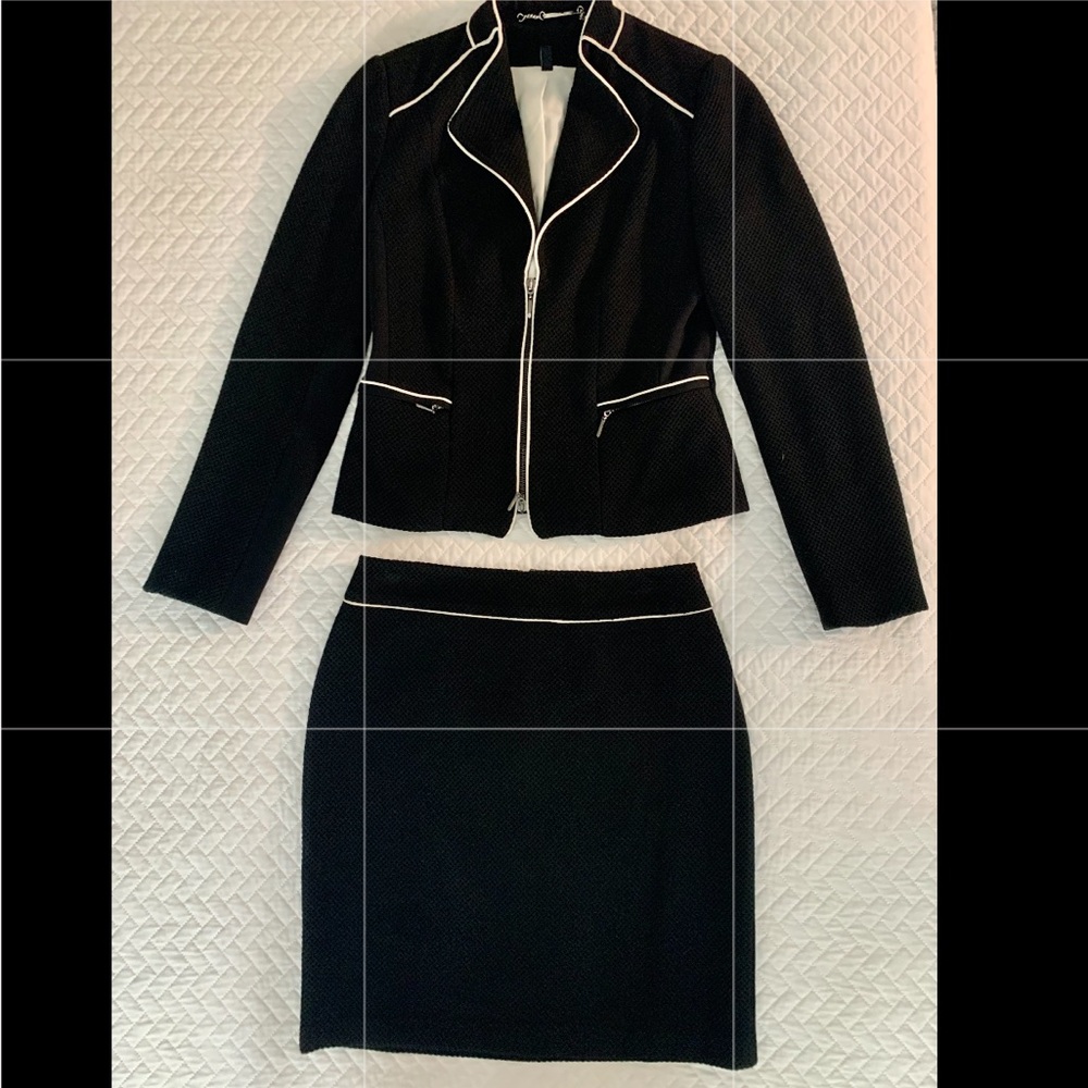 2 Piece Skirt + Blazer
Blazer - 2
Skirt - 4